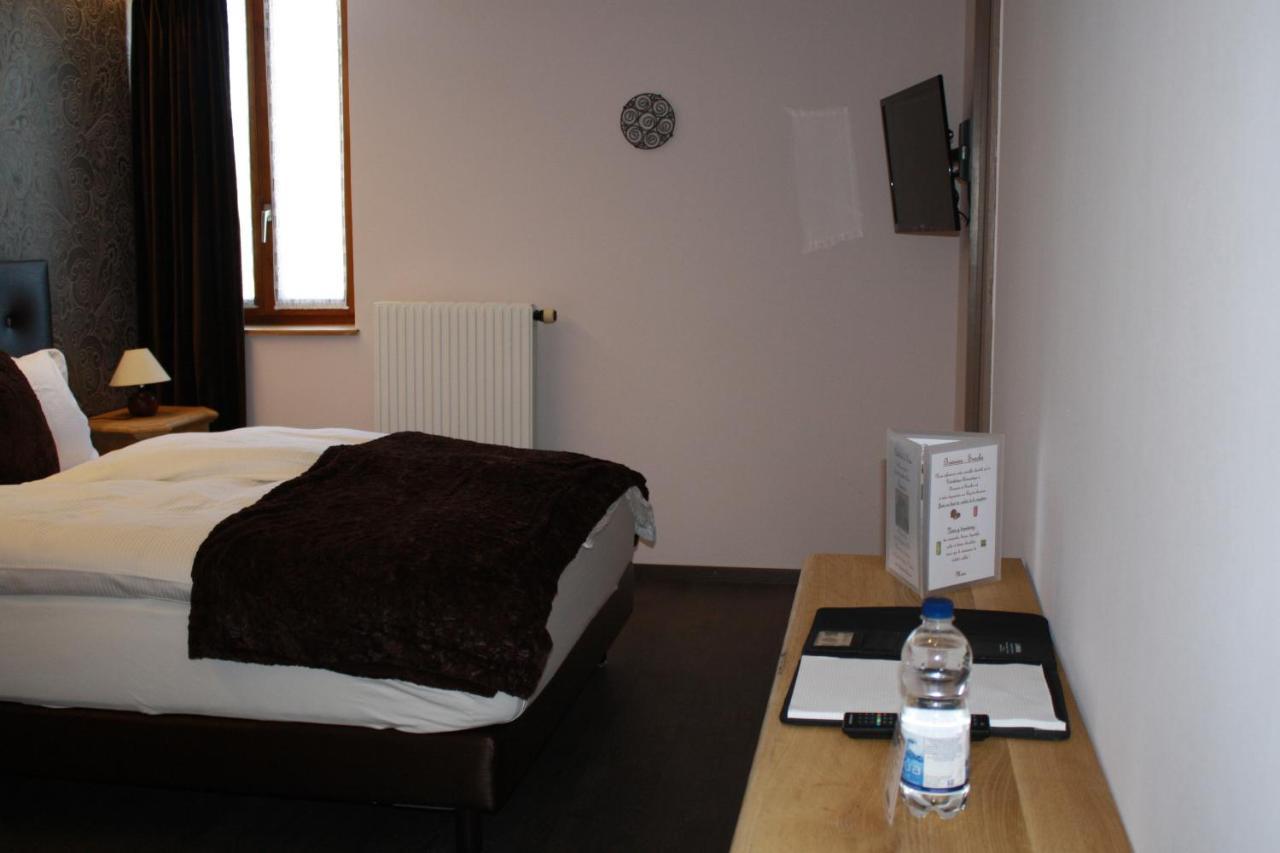 Hotel De La Gare Monthey Exteriör bild