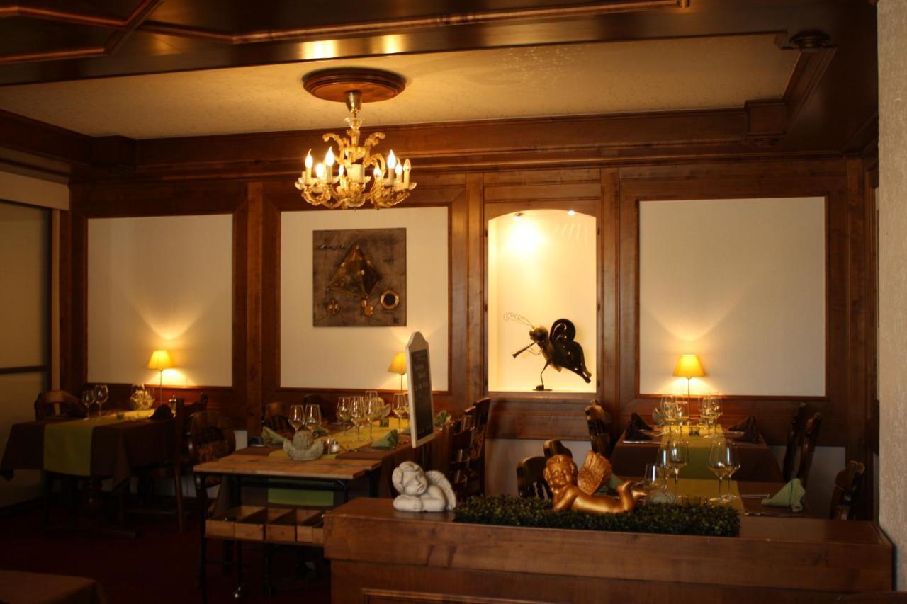 Hotel De La Gare Monthey Exteriör bild