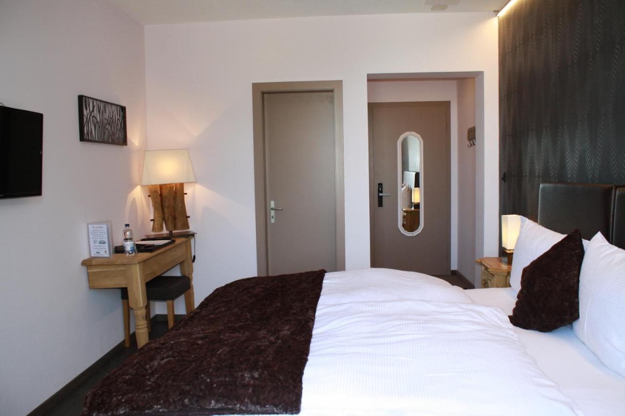 Hotel De La Gare Monthey Exteriör bild