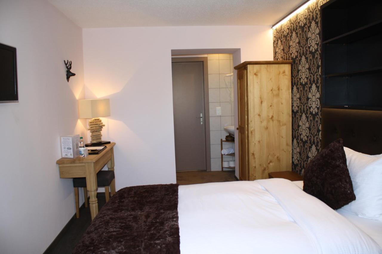 Hotel De La Gare Monthey Exteriör bild