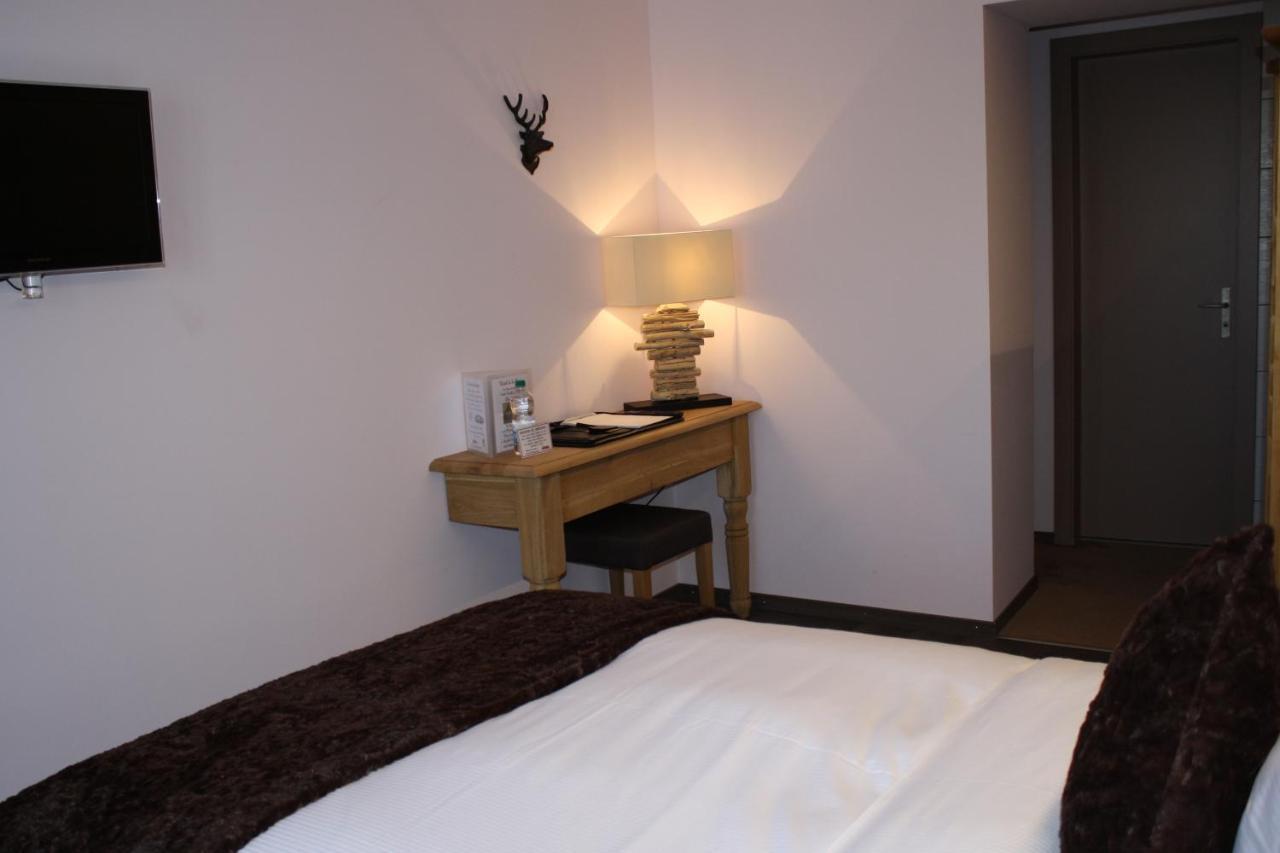Hotel De La Gare Monthey Exteriör bild